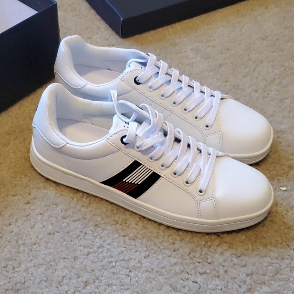 Size 8 Tommy Hilfiger shoes -NEW